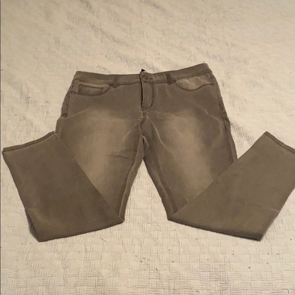 Jordache Super Skinny Jeans - Picture 1 of 4